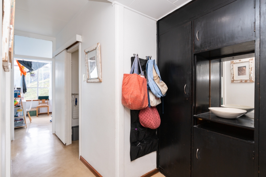 1 Bedroom Property for Sale in Vredehoek Western Cape